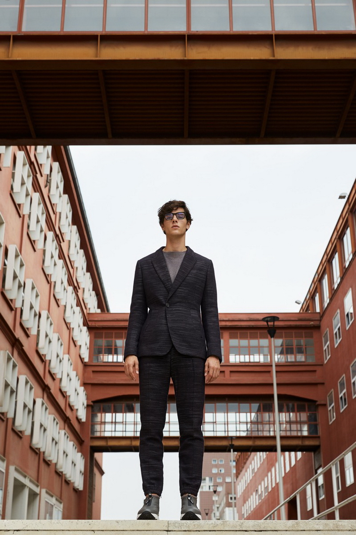 CoqCreative power by ProductionLink s.r.l. Man In Town Man In Town  Man In Town