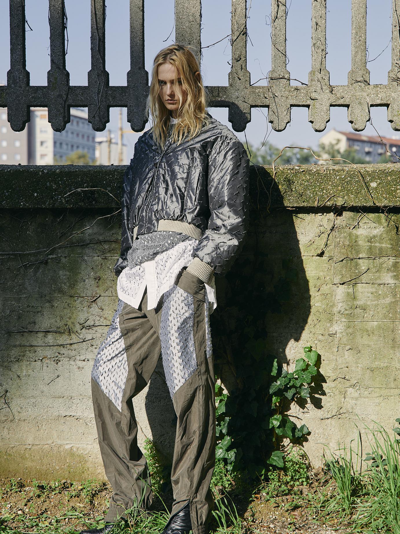CoqCreative power by ProductionLink s.r.l. GREY-MAGAZINE GREY-MAGAZINE  GREY-MAGAZINE