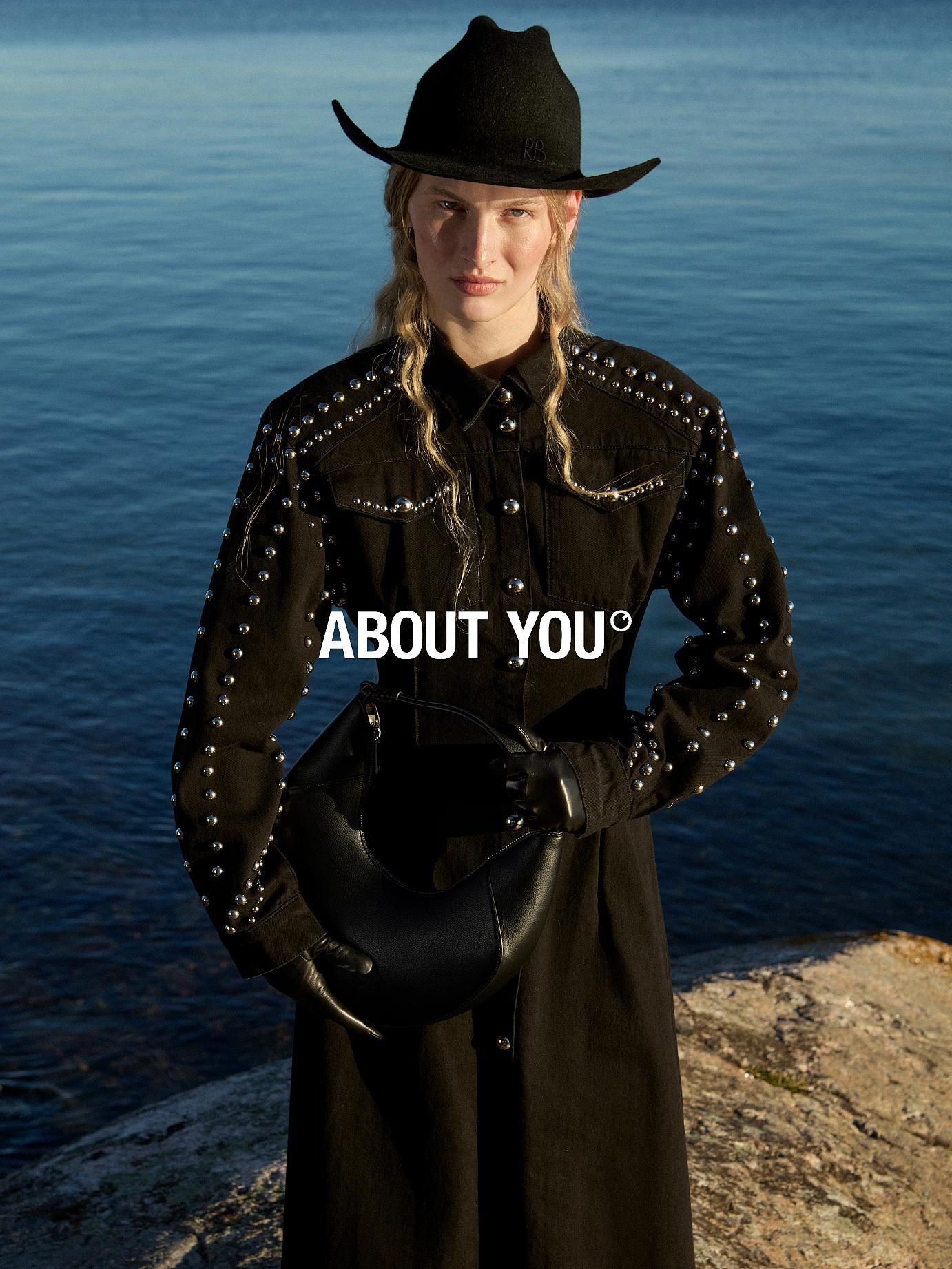 CoqCreative power by ProductionLink s.r.l. About You About You  About You
