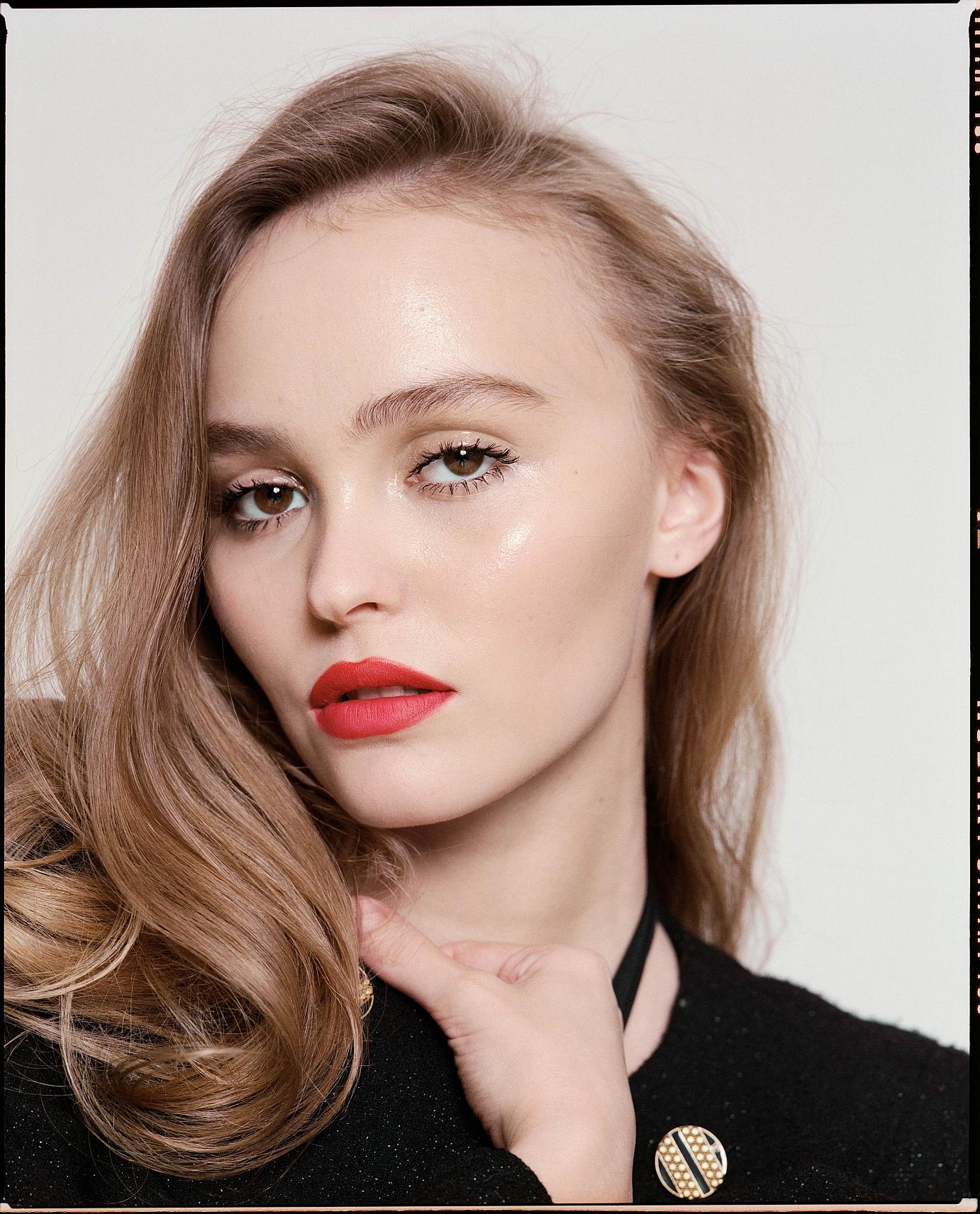 CoqCreative power by ProductionLink s.r.l. Glamour Paris x Chanel x Lily Rose Depp Glamour Paris x Chanel x Lily Rose Depp  Glamour Paris x Chanel x Lily Rose Depp